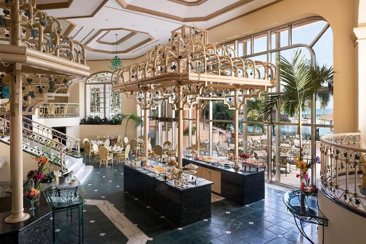 坎昆大美洲庆典珊瑚海滩酒店-全包 5*, 坎昆